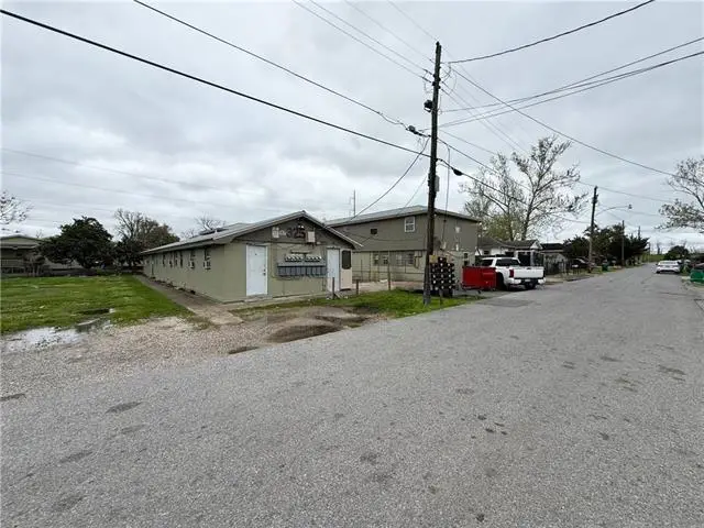 321-325 S Bengal Road, River Ridge, LA 70123 - #1