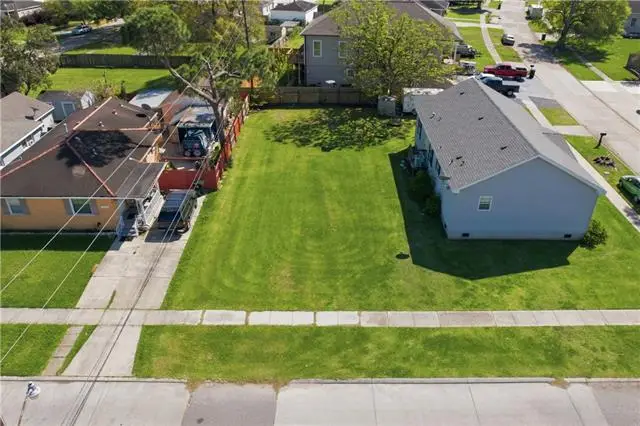 8904 Livingston Avenue, Chalmette, LA 70043 - #2