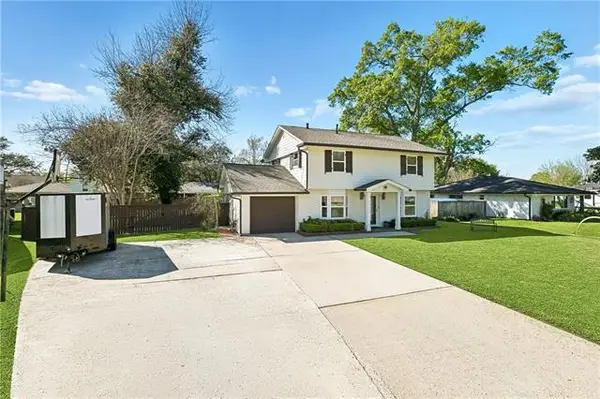 110 Lake Park Drive, Belle Chasse, LA 70037