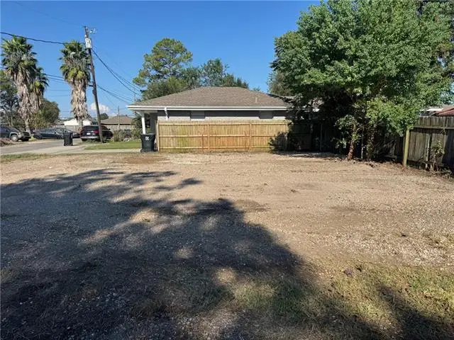 502 Chalmette Avenue, Chalmette, LA 70043 - #1