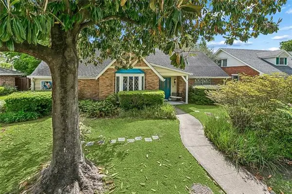 51 Imperial Woods Drive, Harahan, LA 70123