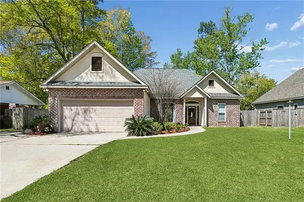 221 Chestnut Street, Mandeville, LA 70471