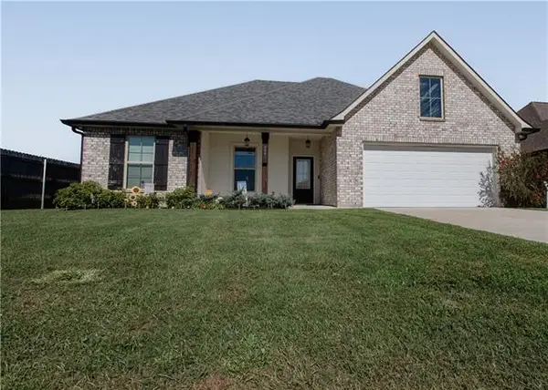 200 Cypress Bend Drive, Belle Chasse, LA 70037