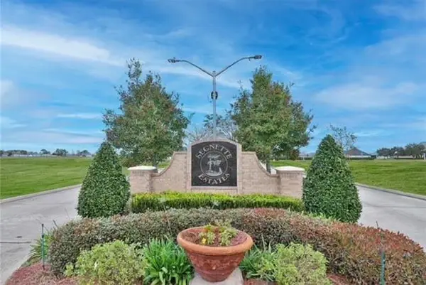 Mallard Drive, Westwego, LA 70094