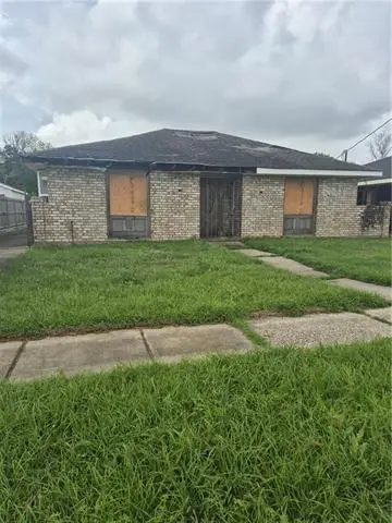 3408 Shannon Drive, Violet, LA 70092