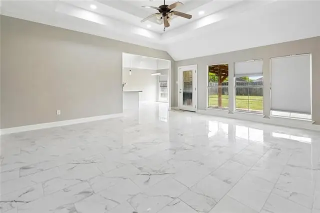 369 Oak Point Drive, Laplace, LA 70068 - #2