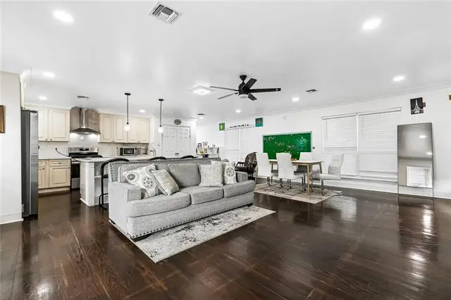 9012 Hickory Street, New Orleans, LA 70118 - #3