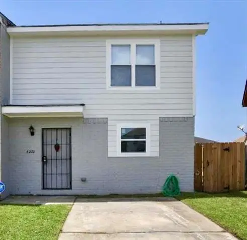 5222 Lakeview Court, New Orleans, LA 70126