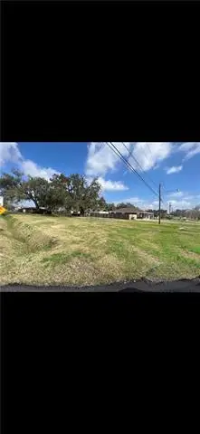 100 Travis Street, Paradis, LA 70080