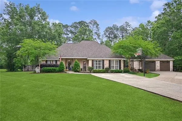 800 Still Court, Madisonville, LA 70447