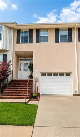 25 Stanton Hall Drive, Destrehan, LA 70047