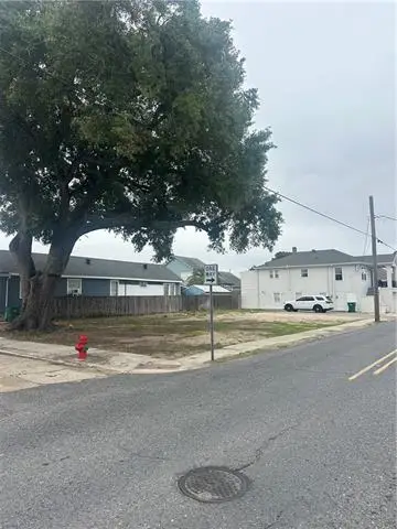 437 Newton Street, Gretna, LA 70053 - #2