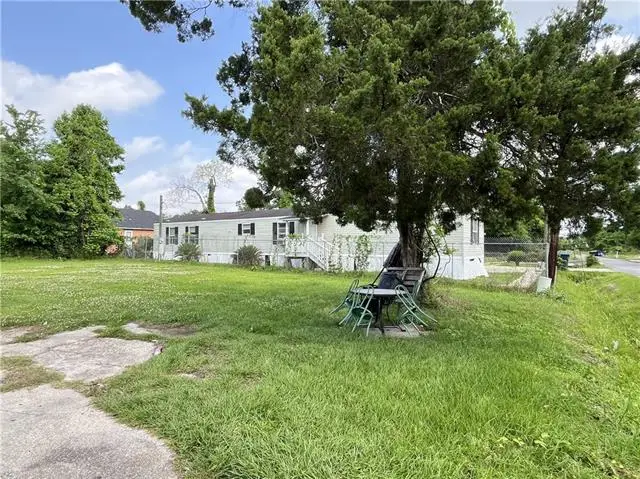 901 S George Avenue, Gonzales, LA 70737 - #2