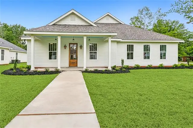 2246 Caroline Street, Mandeville, LA 70448 - #2
