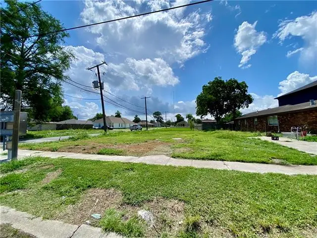 3325 Pakenham Drive, Chalmette, LA 70043 - #2