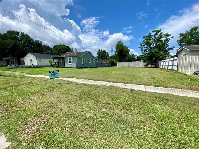 8612 Livingston Avenue, Chalmette, LA 70043 - #1