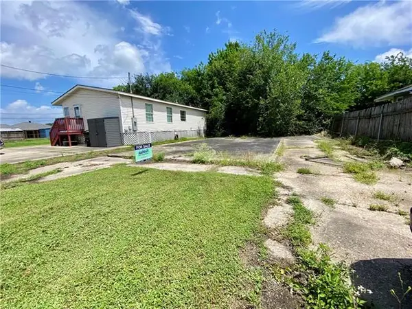 107 3rd Street, Chalmette, LA 70043