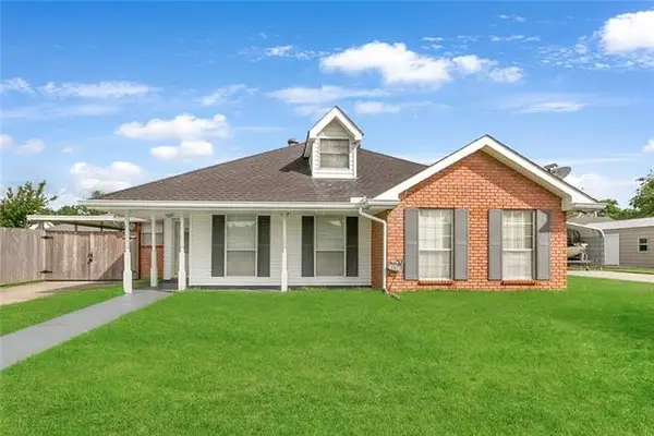 2716 Deer Creek Drive, Violet, LA 70092