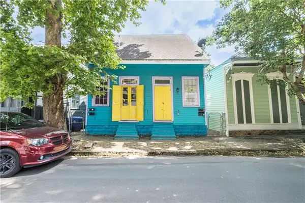 2320 Burgundy Street, New Orleans, LA 70117