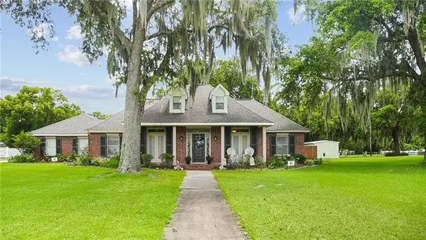 123 Sarah Drive, Belle Chasse, LA 70037