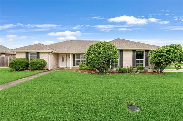 101 Oak Moss Drive, Laplace, LA 70068