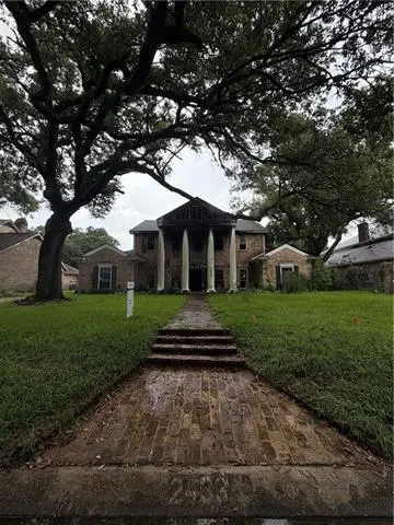 2433 Bedford Drive, New Orleans, LA 70131