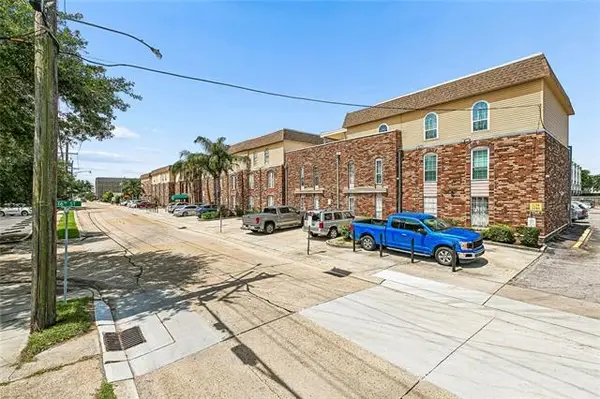3320 N Arnoult Road #122, Metairie, LA 70002