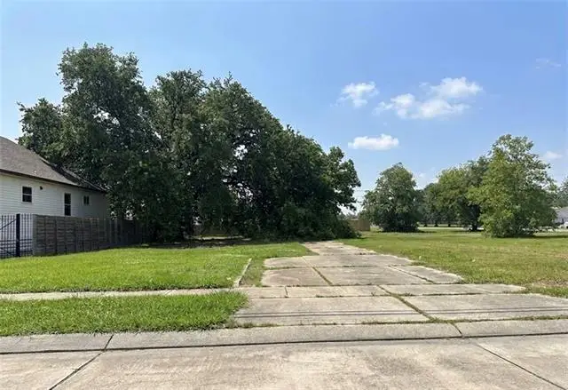 1805 Center Street, Arabi, LA 70032 - #1