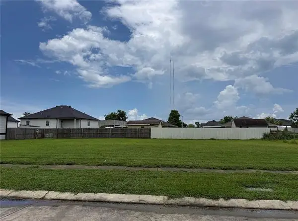 709 Ellen Drive, Chalmette, LA 70043