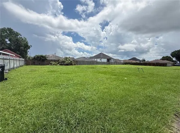 3501 Decomine Street, Chalmette, LA 70043