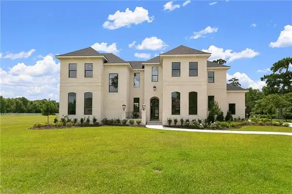 15 Oak Hills Lane, New Orleans, LA 70131