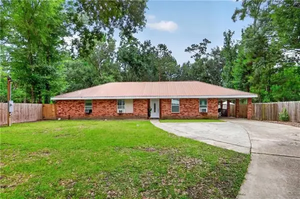 28026 Napoleon Road, Lacombe, LA 70445