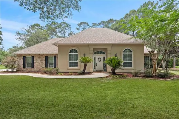 61489 Queen Anne Drive, Lacombe, LA 70445