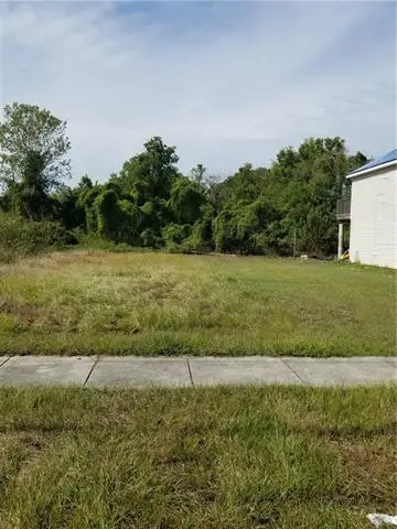 2512 Charbonnet Street, New Orleans, LA 70117