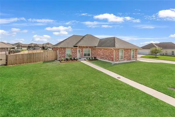 2449 Ave Mont Martre Avenue, Gretna, LA 70056