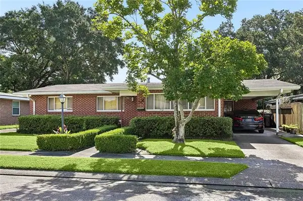 158 Roselyn Park Place, New Orleans, LA 70131