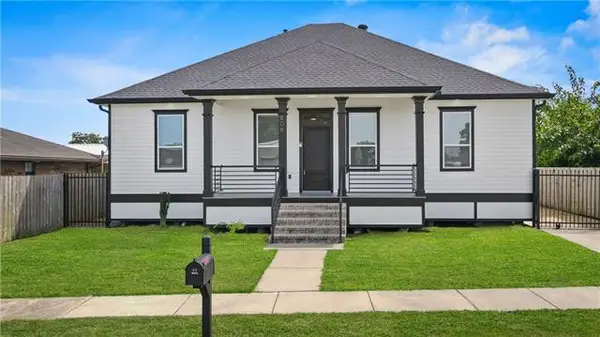 808 Ellen Drive, Chalmette, LA 70043