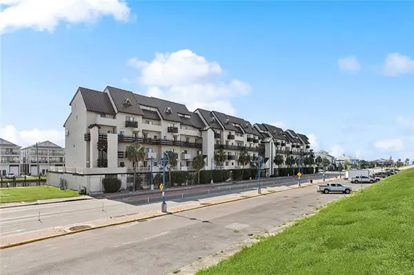 7300 Lakeshore Drive #2, New Orleans, LA 70124
