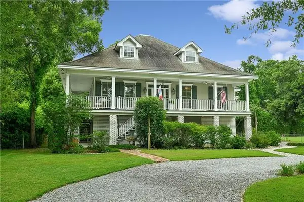 2724 South Street, Mandeville, LA 70448