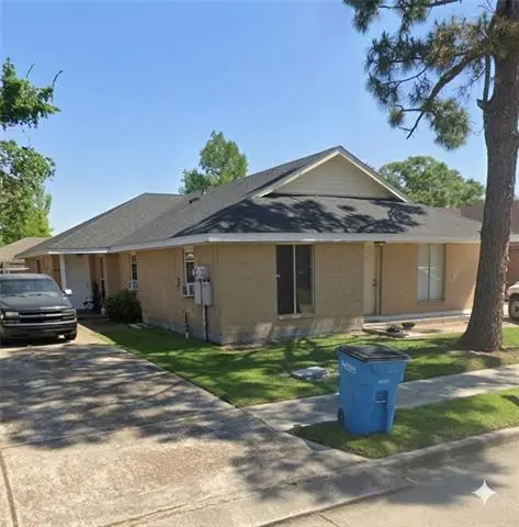 292-294 Meadows Drive, Destrehan, LA 70047
