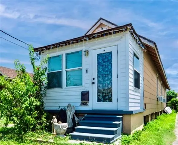2925 Hollygrove Street, New Orleans, LA 70118