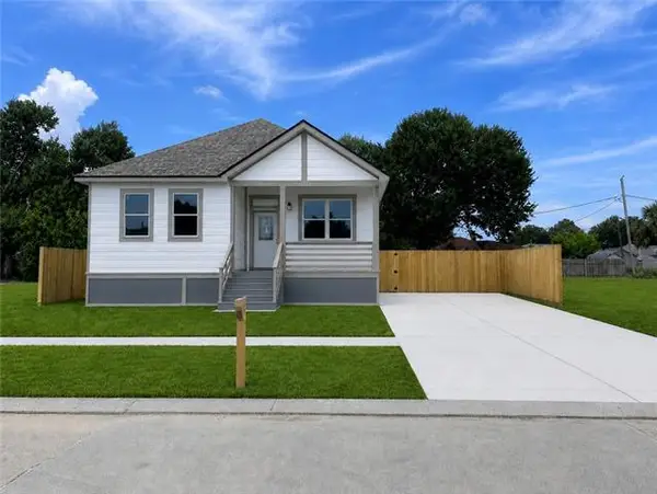 56 W Chalmette Circle, Chalmette, LA 70043