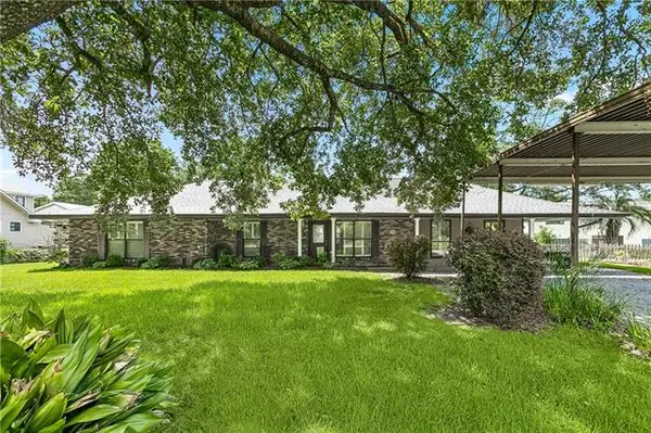 20257 Lynda Drive, Springfield, LA 70462