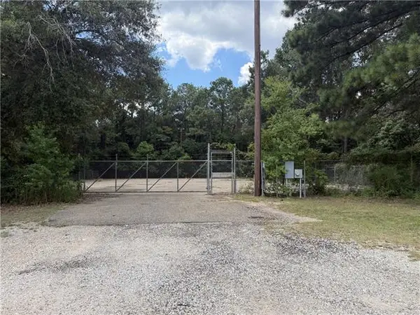 1919 Holiday Square Boulevard, Covington, LA 70433