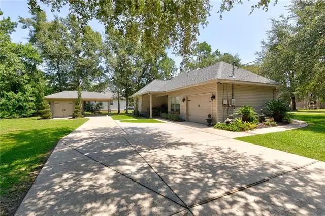 61221 Forest Drive, Lacombe, LA 70445 - #3