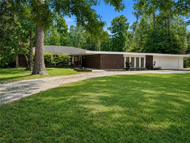 123 South Drive, Covington, LA 70433 - #1