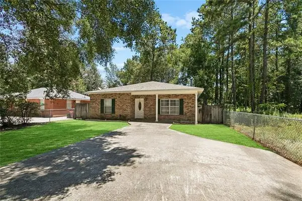 1335 Girod Street, Mandeville, LA 70448