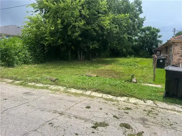 6042 Kuebel Drive, New Orleans, LA 70126