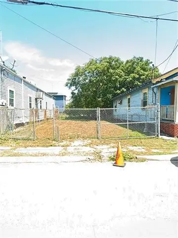 2713 N Claiborne Avenue, New Orleans, LA 70117