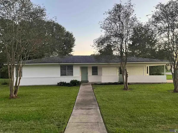 755 Maryland Ave, Port Allen, LA 70767